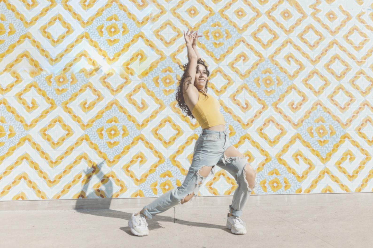 Studio de danse galenovistia avec éclairage naturel et espace de création